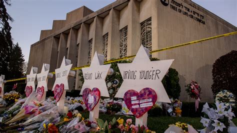 Trial opens for accused gunman in Pittsburgh synagogue massacre